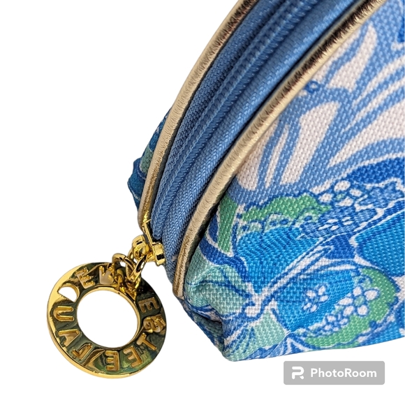 Estee Lauder Lilly Pulitzer For Estee Lauder Blue Floral Cosmetic Bag - Picture 4 of 10